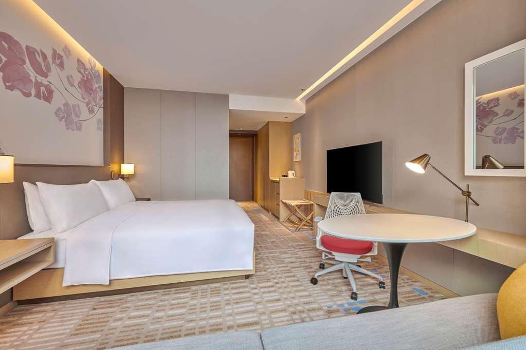 Hilton Garden Inn Shenzhen Guangming Room photo